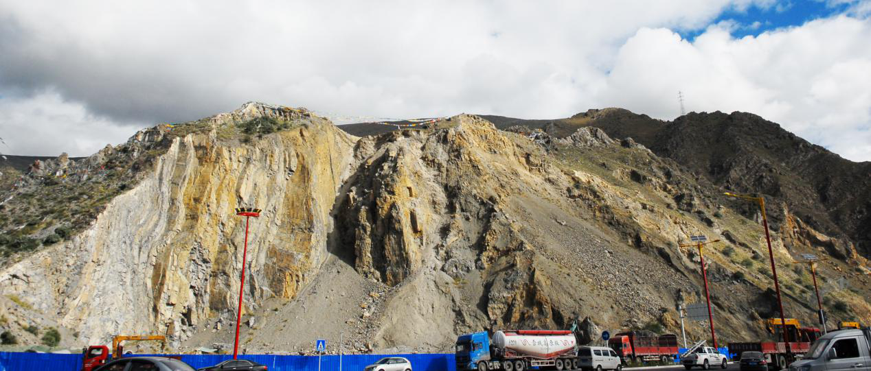 拉萨北山修复前